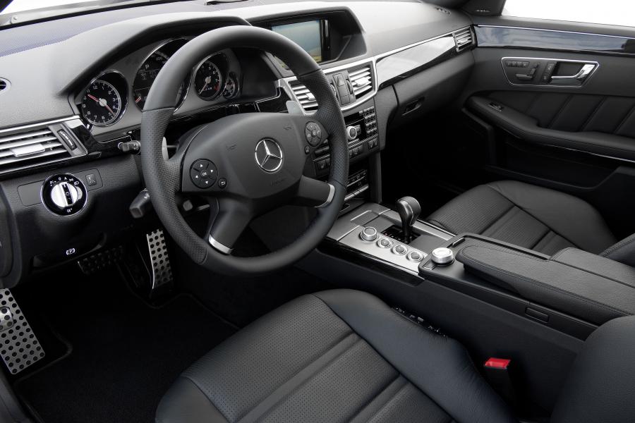  Mercedes-Benz E63 AMG 2009 года  (фото 8 из 26)